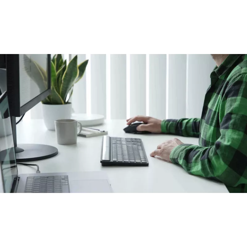 Targus Sustainable Energy Harvesting EcoSmart Tastatur Universal Bluetooth QWERTY Nordisch Schwarz