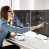 ALOGIC Clarity Max Touch 32C4KPDWT Touchscreen-Monitor, 32 Zoll, 3840x2160 4K UHD, 65 W Power Delivery, 8-MP-Webcam, USB-Hub, schwarz/silber