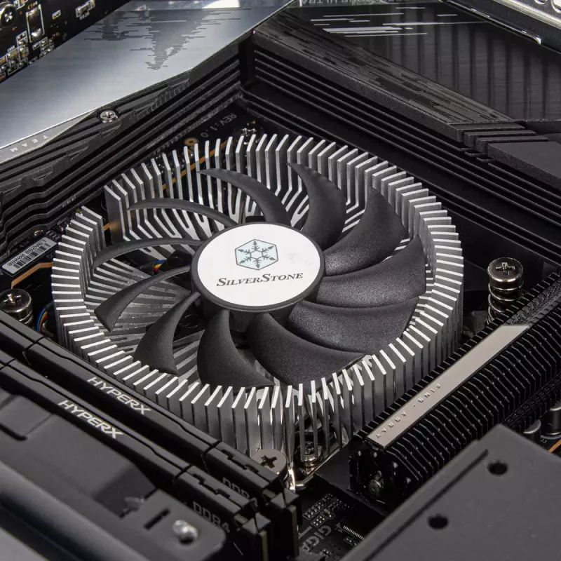 SilverStone SST-NT07-1700 Low-Profile CPU-Luftkühler, 80 mm, 1500–3600 U/min, schwarz