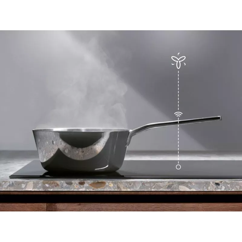 Electrolux Serie 700 EIS62453 Schwarz Built-in 60 cm Zone induction hob 4 zone(s)