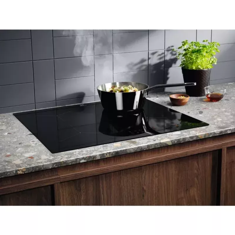 Electrolux LIL61434C Schwarz Einbau 59 cm Zonen-Induktionskochfeld 4 Zone(n)