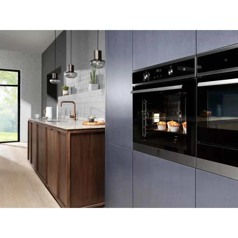 Electrolux EOD5H70BZ Einbau-Elektrobackofen, 2750 W, Energieeffizienzklasse A, schwarz