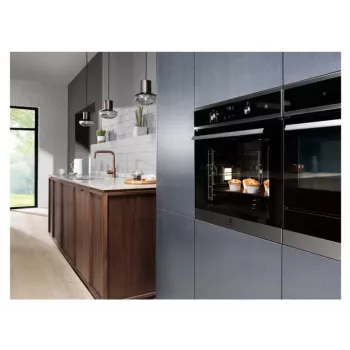 Einbau-Elektroofen Electrolux EOD4P57H — 72 L, pyrolytische Selbstreinigung, Dampf & Umluft, Grill 2300W, schwarz