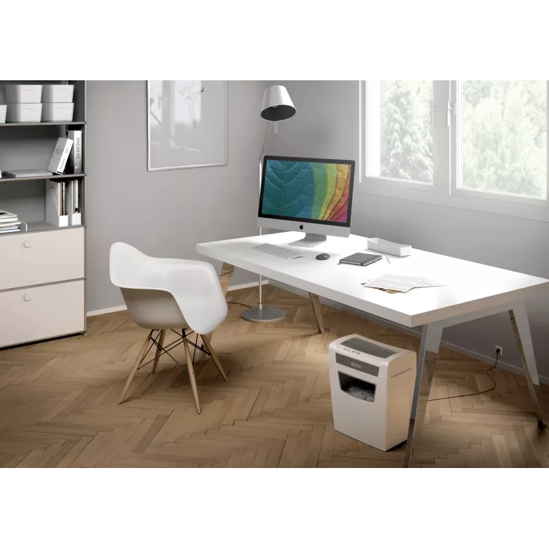 Leitz IQ Home Office P4 Aktenvernichter, Partikelschnitt, 22 cm, 4 x 28 mm, 10 Blatt, 23 l, weiß