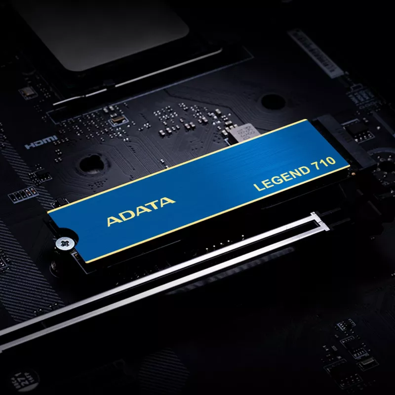 SSD M.2 ADATA LEGEND 710 1 TB PCIe 3.0 NVMe — 2400 MB/s Lesen, 1800 MB/s Schreiben, 3D NAND, 2280
