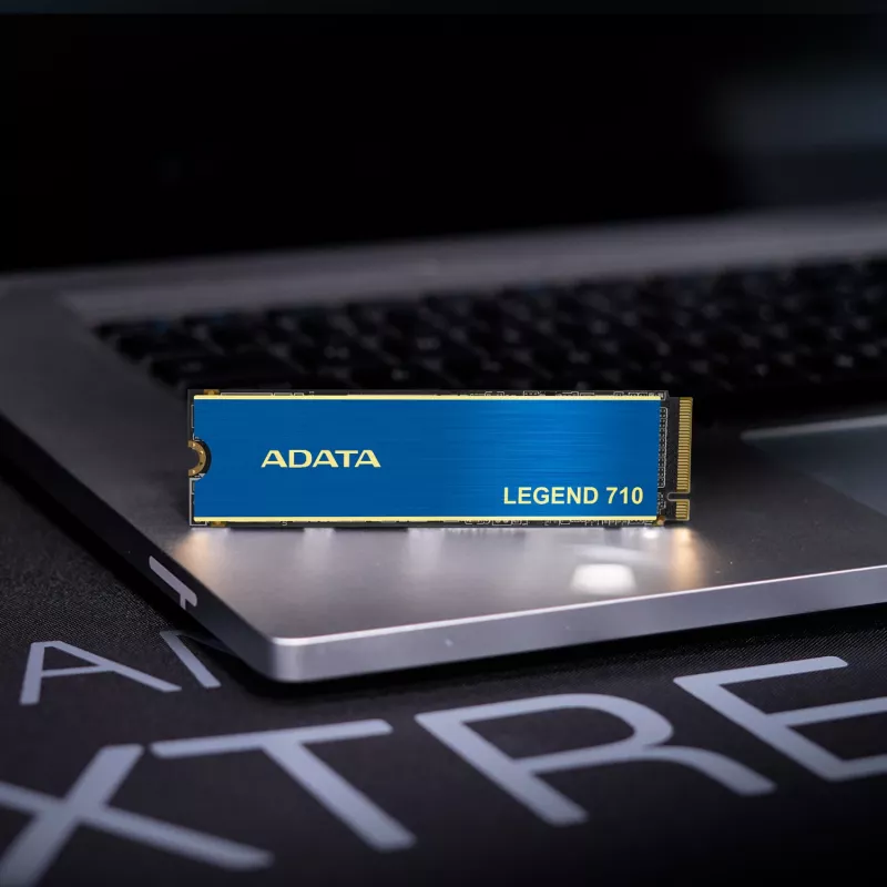 SSD M.2 ADATA LEGEND 710 1 TB PCIe 3.0 NVMe — 2400 MB/s Lesen, 1800 MB/s Schreiben, 3D NAND, 2280