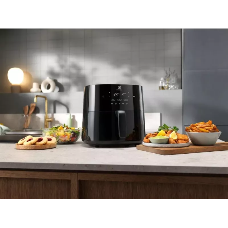 Heißluftfritteuse Electrolux EAF5B — 5 l, 1500 W, bis zu 200 °C, 8 Programme, Touch-Steuerung, LED-Display