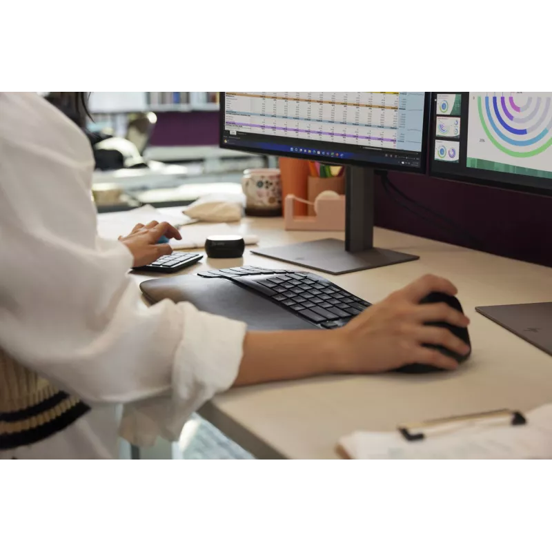 HP 925 Ergonomic Vertical Maus, Rechtshänder, Vertikales Design, RF Wireless + Bluetooth, 4000 DPI, Schwarz