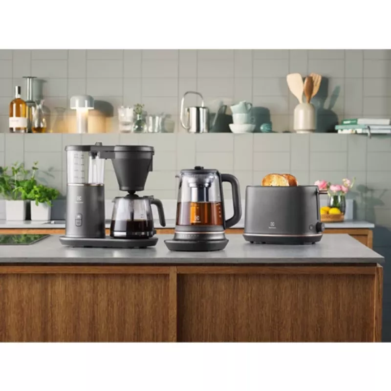 Electrolux E7K16BP Wasserkocher 1,7 l 2400 W Schwarz, Kupfer