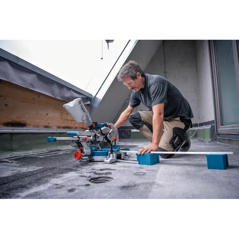 Bosch GCM 18V-216 D Professional Kapp- und Gehrungssäge, 5000 U/min