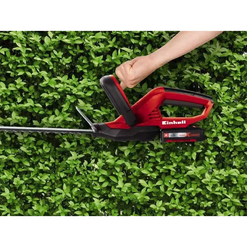 Einhell GE-CH 1846 Li Kit Akku-Heckenschere, 18 Volt, Li-Ionen-Akku 2,0 Ah, Doppelmesser, 52 cm Schnittlänge, rot/schwarz