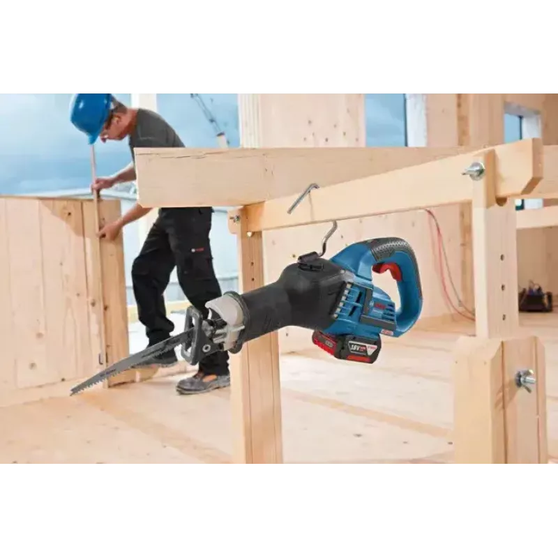 Bosch GSA 18V-32 Professional Akku-Säbelsäge, 18 V, 32 mm Hublänge, ohne Akku und Ladegerät, im Koffer, blau/schwarz