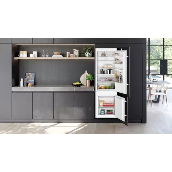 Siemens iQ100 KI87VNSE0 Kühl-Gefrierkombination Integriert 270 L Weiß