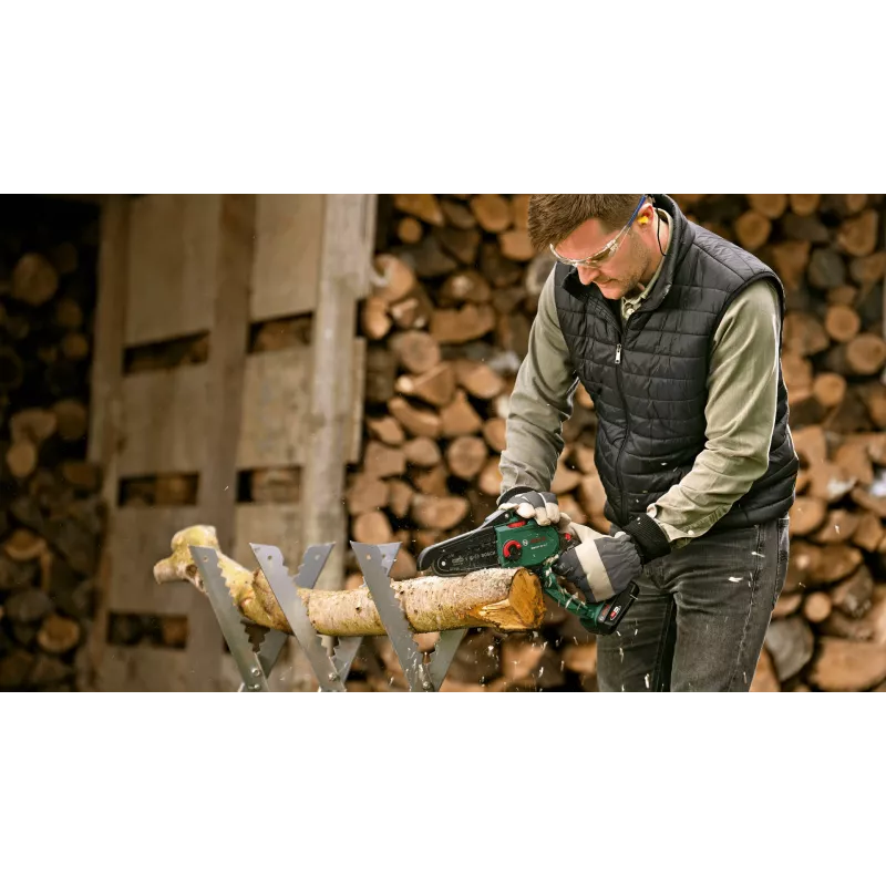 Bosch EasyChain 18V-15-7 Akku-Kettensäge, schwarz / grün