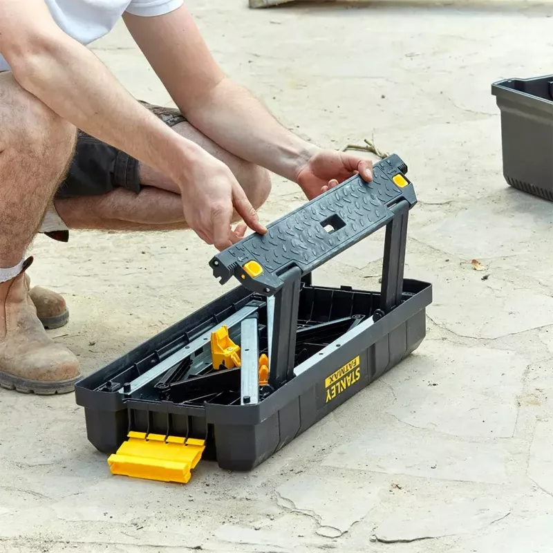 Stanley FatMax FMST81083-1 Werkzeugbox mit Tritt, Kunststoff, 30 kg Tragelast, schwarz/gelb