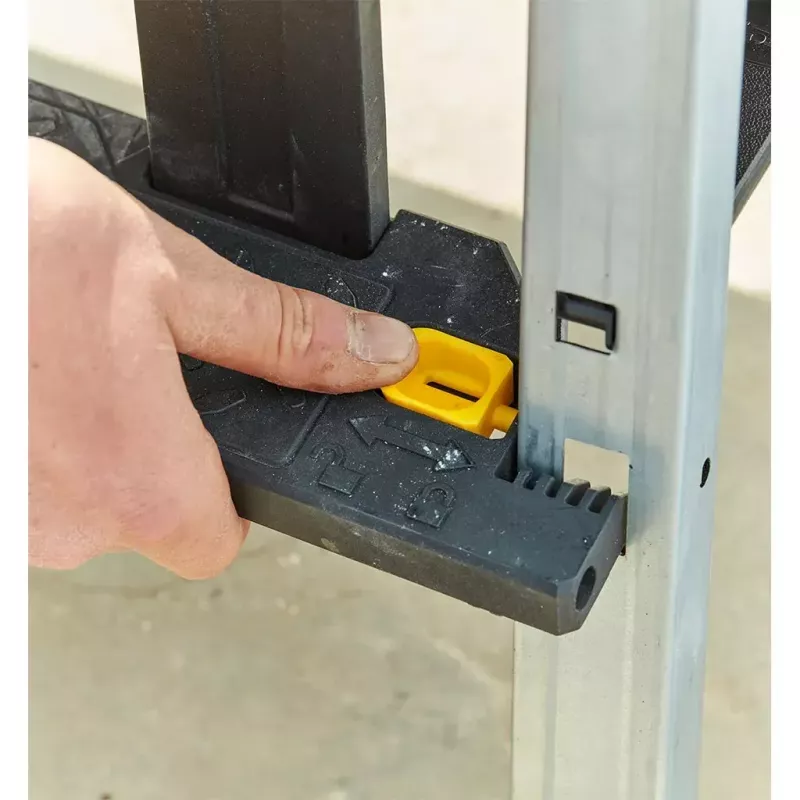 Stanley FatMax FMST81083-1 Werkzeugbox mit Tritt, Kunststoff, 30 kg Tragelast, schwarz/gelb