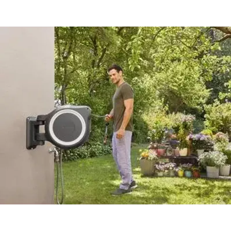 Wandmontierte Schlauchtrommel Gardena RollUp L