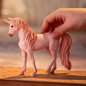 Schleich BAYALA Einhornstute Peach Spielzeugfigur, empfohlenes Alter 5+