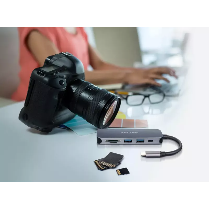 D-Link 5-in-1 USB-C Hub mit Kartenleser DUB-2325 USB Type-C Grau