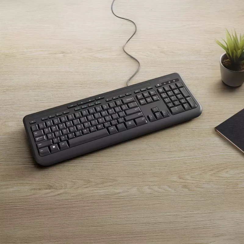 Kabelgebundene Full-Size-Tastatur Incase Designed by Microsoft Wired 600 — USB, QWERTY, UK-Englisch, Schwarz