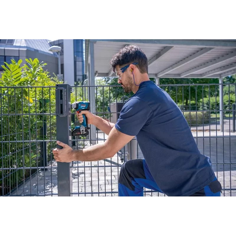 Bosch GDS 18V-330 HC Professional Akku-Drehschlagschrauber, 18 V, Bluetooth, Solo (ohne Akku und Ladegerät), mit Koffer