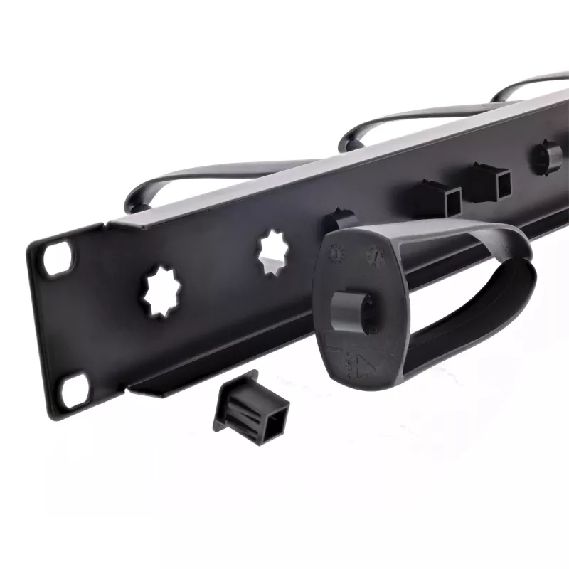 InLine 19-Zoll-Kabelmanagementpanel, 9 Kunststoffhalterungen abnehmbar, RAL9005 schwarz