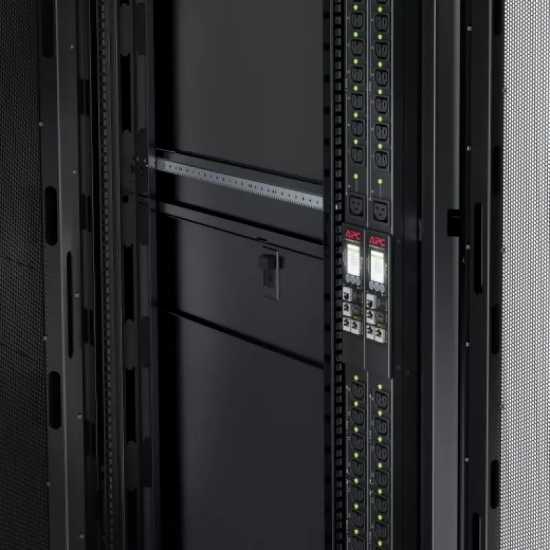 APC NetShelter Switched Rack PDU, 0U, 5,0kW, 200V und 208V, 30A, 21 C13/C15 und 3 C19/C21 Steckdosen