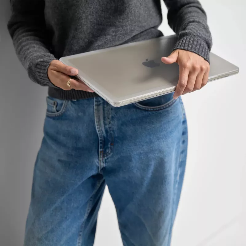 Incase Edge Hardshell Case mit Makrolon® für 16-Zoll MacBook Pro (M1-M4, 2021-2024)