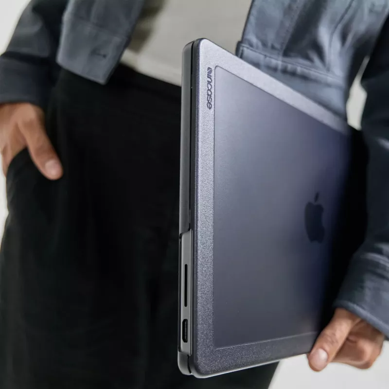 Incase Edge Hardshell Case mit Makrolon® für 16-Zoll MacBook Pro (M1-M4, 2021-2024)