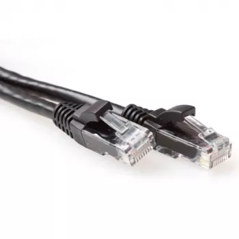 ACT Schwarzes 1,5-Meter U/UTP CAT6A Patchkabel rastnasenfrei mit RJ45-Steckern