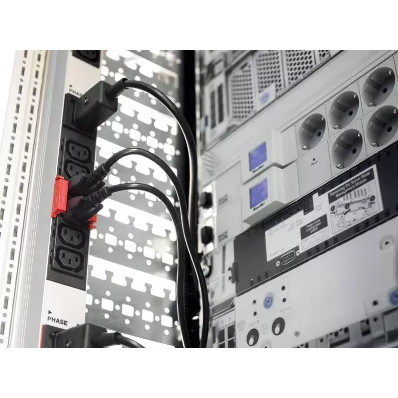 Bachmann Zero U-Space IT PDU Basic Stromverteiler, 48× C13, 400 V, 3 m