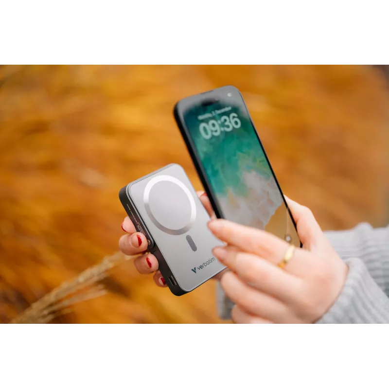 Verbatim Charge 'n' Go Magnetische kabellose Powerbank mit Ständer – 10000 mAh Blau