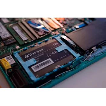 SSD-Festplatte Verbatim 1 TB 2,5 Zoll SATA Vi550 S3