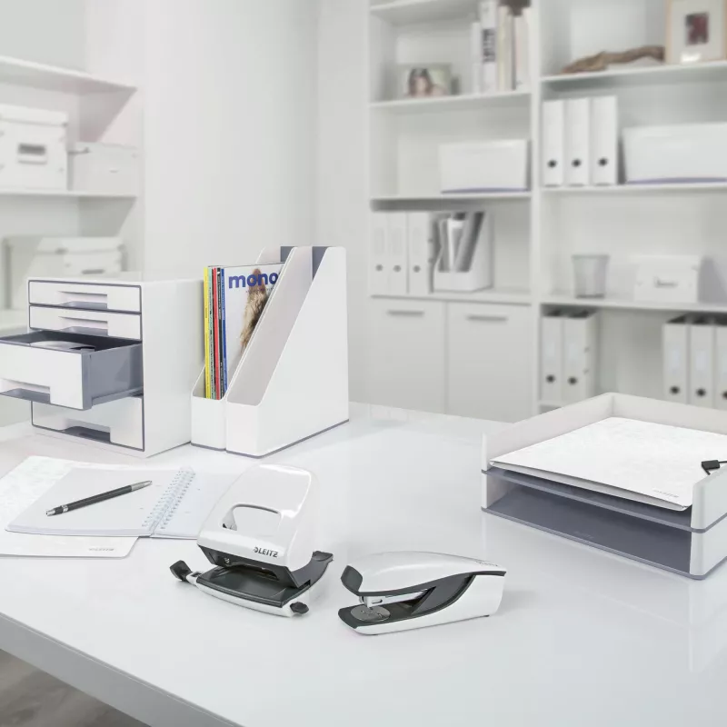 Leitz Ringbinder WOW PP A4 2RR/25mm, A4, Rundring, Polypropylen (PP), Weiß, 190 Blatt, 80 g/m²