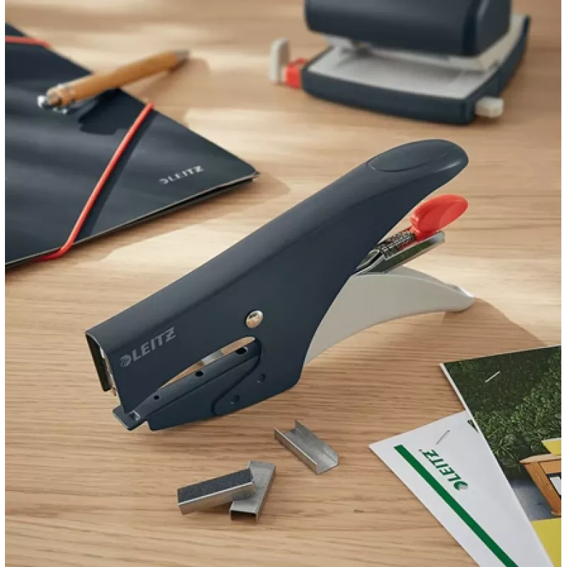 Leitz 56450089 Heftgerät Flachheftung Schwarz