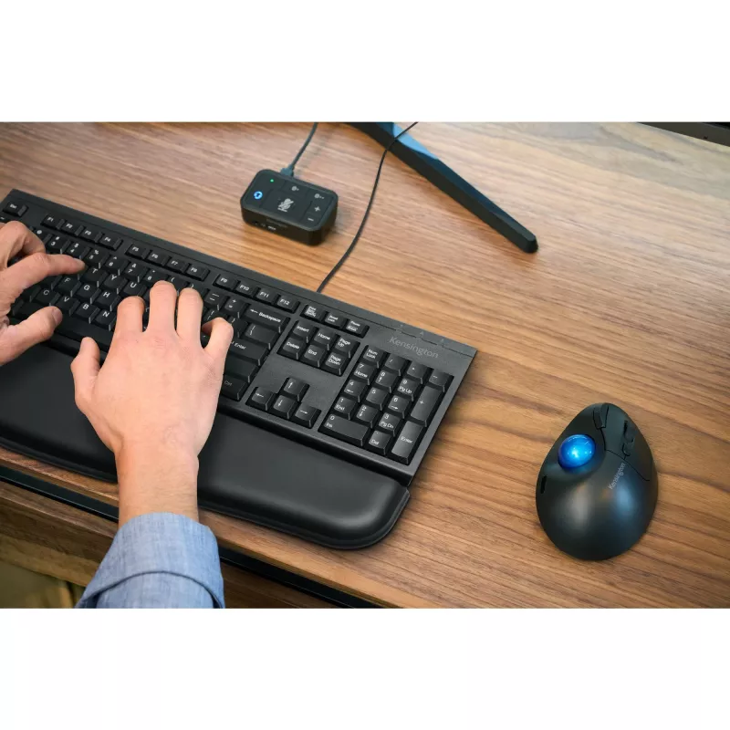 Kensington K63727ES, Volle Größe (100%), Kabelgebunden, USB, Membran, QWERTY, Schwarz