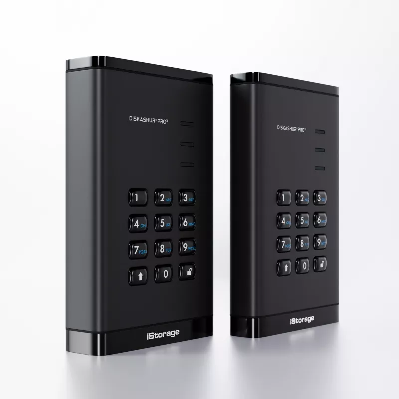 iStorage diskAshur PRO³ SSD 512 GB | Sichere tragbare Solid-State-Festplatte | FIPS 140-3 Level 3 konform | AES-XTS 256-Bit Hardware-Verschlüsselung | PIN-geschützt | Betriebssystem- und plattformunabhängig | DSGVO-, TAA-konform | Schutz vor Brute-Force-Angriffen | Staub- und wassergeschützt