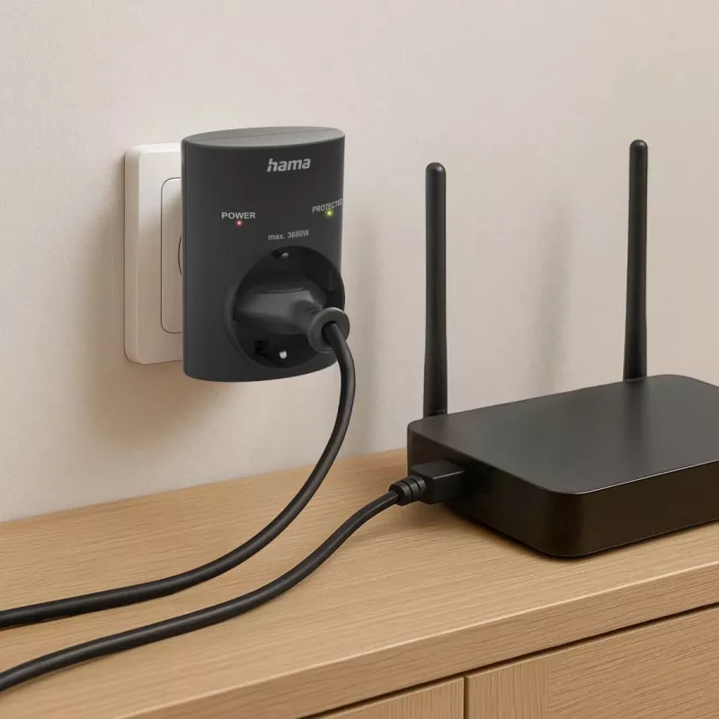 Hama 00223325 Schutzkontakt-Steckdosenadapter mit Überspannungsschutz