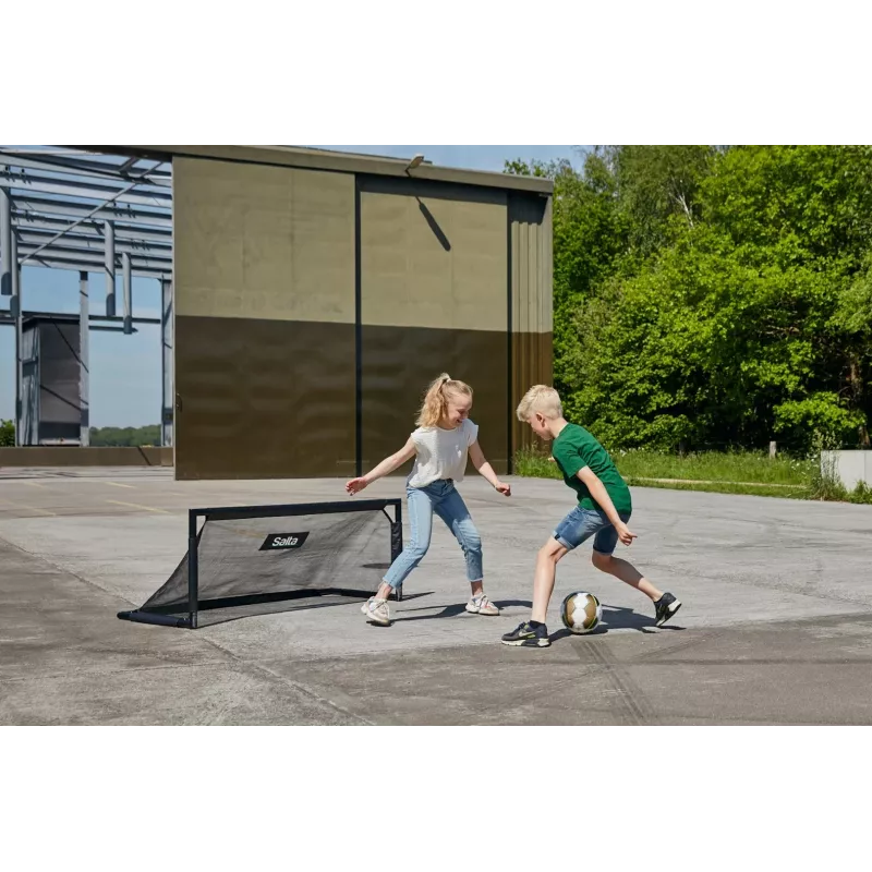 Kinder Freistehendes Trampolin Salta Techniq — Modell 5121, Polyethylen/PVC/Stahl, Rahmenfarbe Schwarz