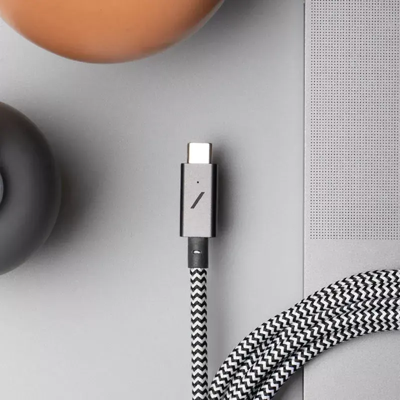 Native Union Belt Cable Pro USB-C auf USB-C, 2,4 m, LED-Anzeige, Rose