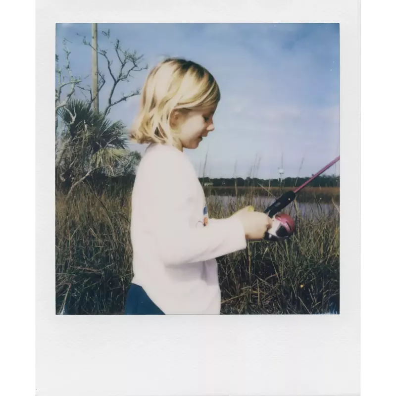 Sofortbildkamera POLAROID Now Gen 3 Gelb — Modell 9158, analoge Sofortbildkamera, integrierter Blitz