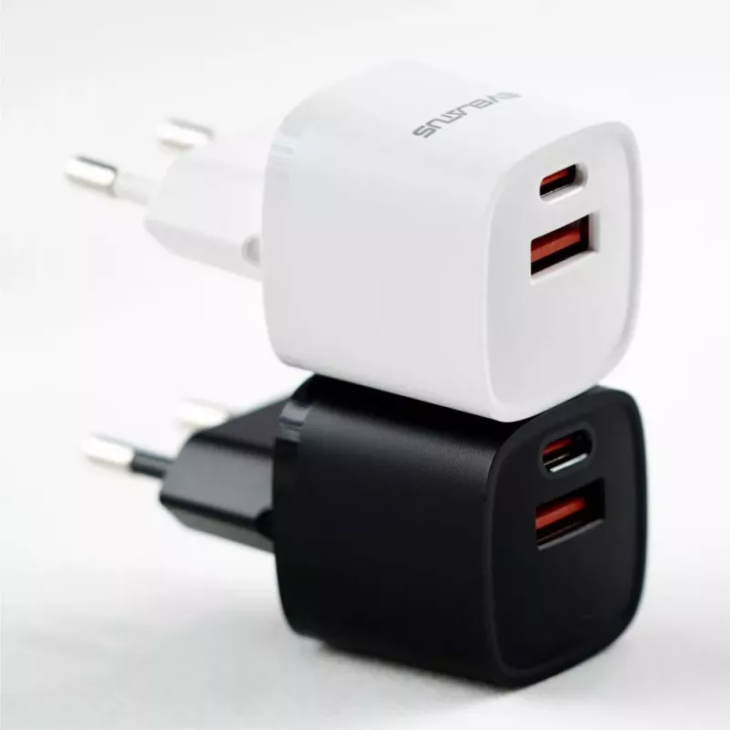 Evelatus USB-A und USB-C 30W Max EU-Ladegerät Schwarz