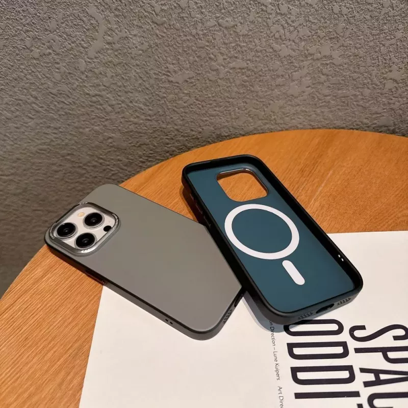 Evelatus Apple iPhone 16 PC NeoCase mit MagSafe Braun
