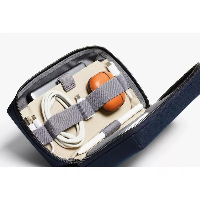 Bellroy Tech Kit - Organizer für Mobilzubehör (Navy)