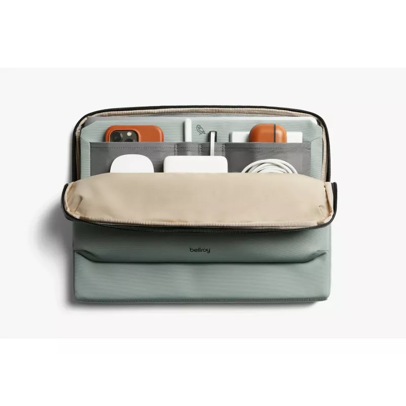 Bellroy Laptop Caddy 16 - Laptoptasche für 16-Zoll-Laptops mit Zubehörtaschen (Eukalyptus)