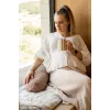 Beaba Big Flopsy Still- und Schwangerschaftskissen Fleur de Coton Cacao