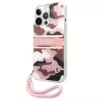 Guess Camo Strap Collection Hard Case für Apple iPhone 13 Pro / iPhone 13, Pink