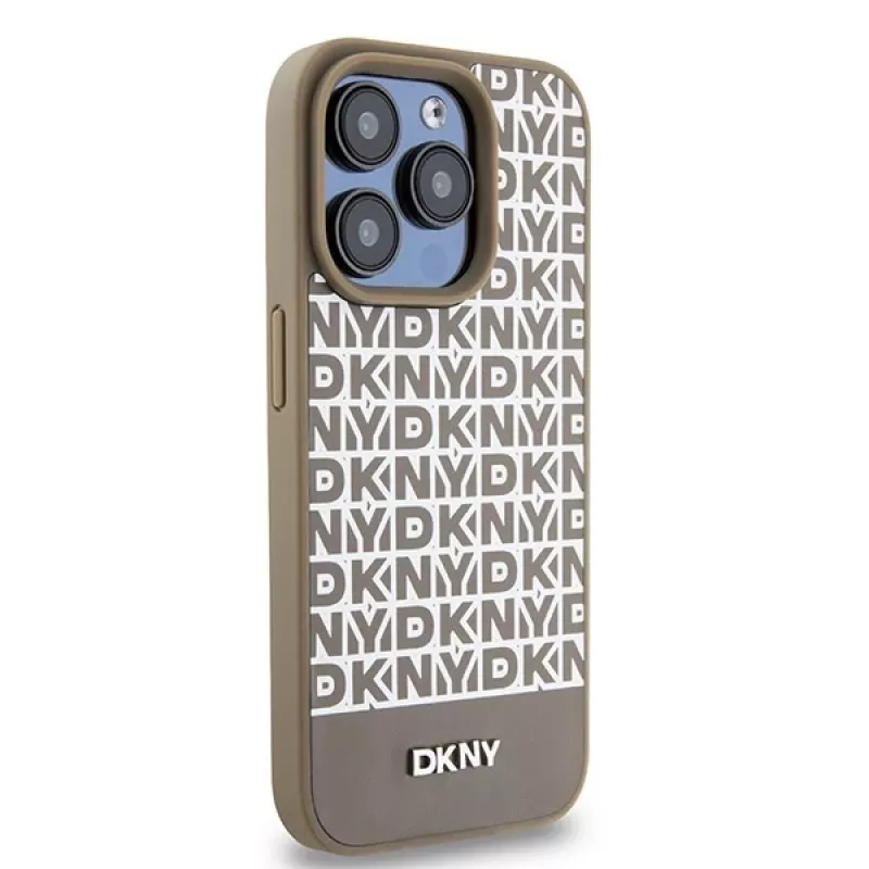 DKNY DKHMP15LPSOSPW iPhone 15 Pro 6,1 inch Hardcase Leder bedrucktes Muster Braun mit Metall-Logo MagSafe