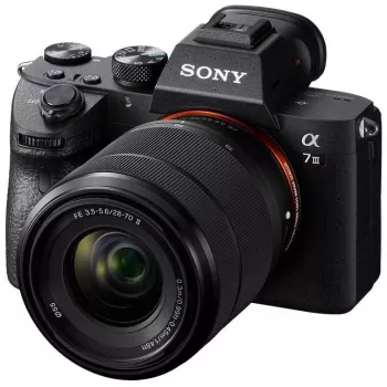 Sony Alpha ILCE-7 Mark III + Sony SEL 28-70mm f/3.5-5.6 OSS II spiegellose Kamera Kit