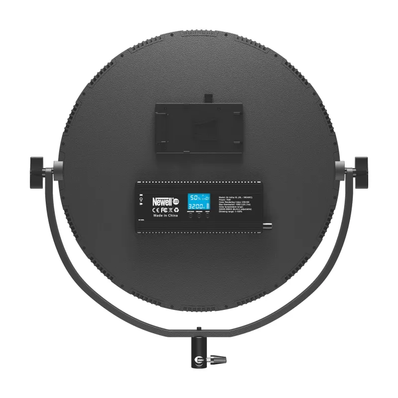Newell LED Air Artha XL Panel Light und Talos Lighting Stand Kit